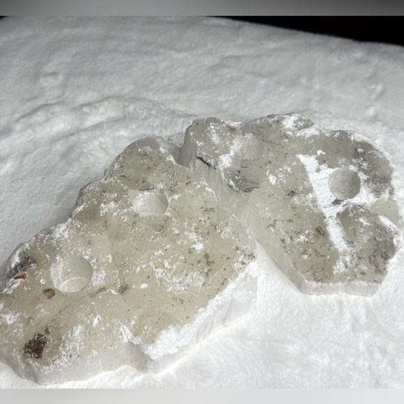 Selenite Natural Stone Candle Holders NWOT Qty 2  White Cream 8 Candles Included - Picture 7 of 8